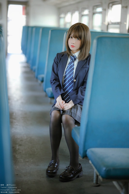 痴·女子校生2 火车jk - Nyako喵子